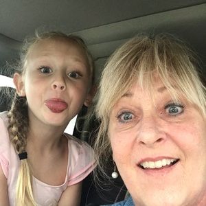 Meet your Posher, Denise